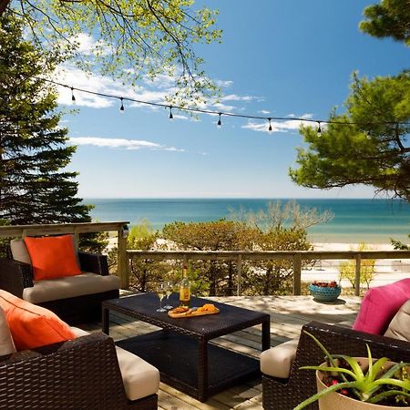 Looking Glass Beachfront Inn Гранд Хейвън Екстериор снимка