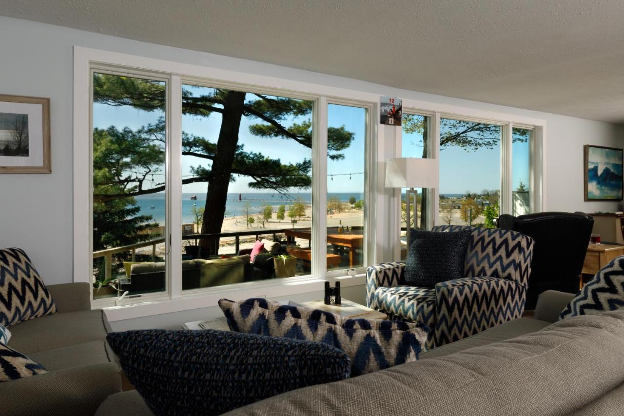 Looking Glass Beachfront Inn Гранд Хейвън Екстериор снимка